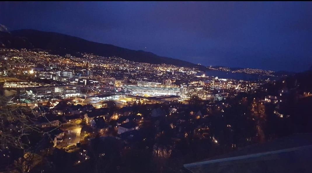 Spacious And Beautiful Apartment In Bergen With Free Parking Exterior foto