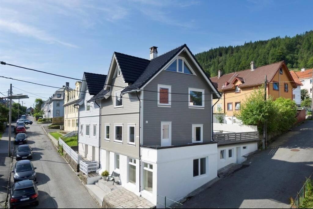 Spacious And Beautiful Apartment In Bergen With Free Parking Exterior foto